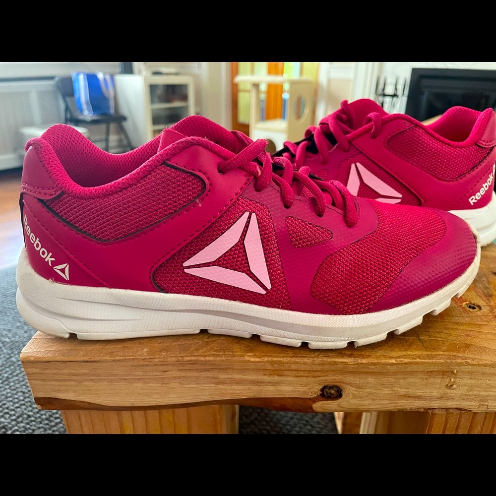 Rebook kids tennis shoes size 4.5